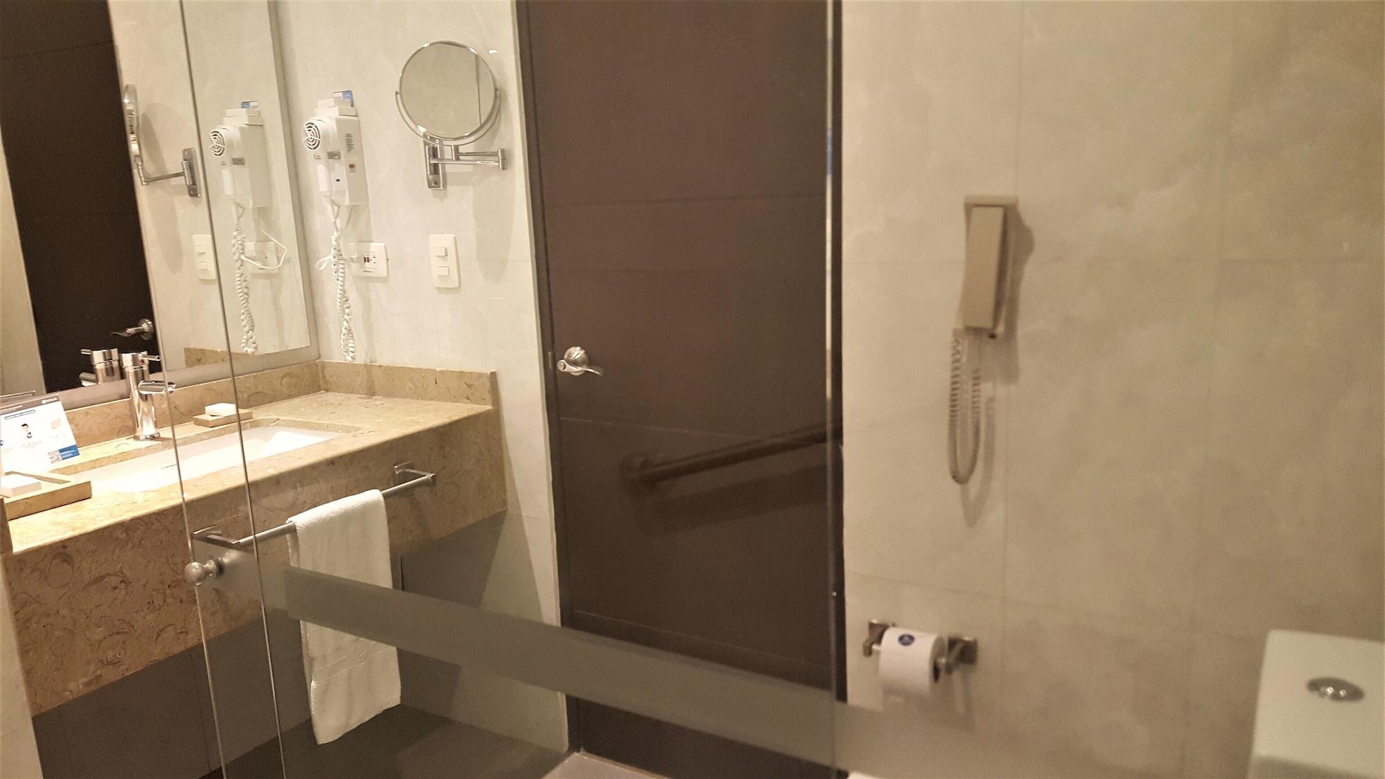 Hotel Estelar 요팔 외부 사진
