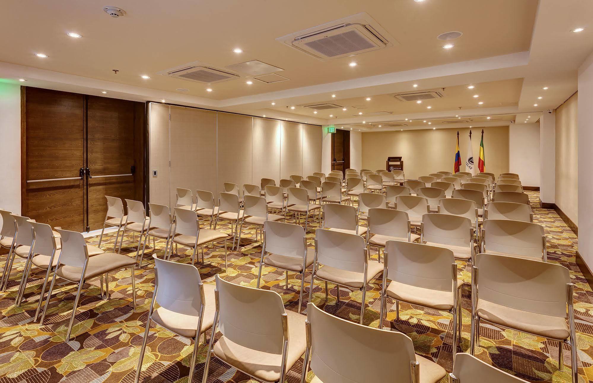 Hotel Estelar 요팔 외부 사진
